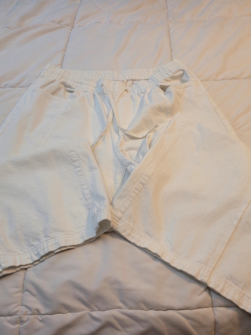 Univeral Thread Women's Extra Wide Legged Jeans in White.